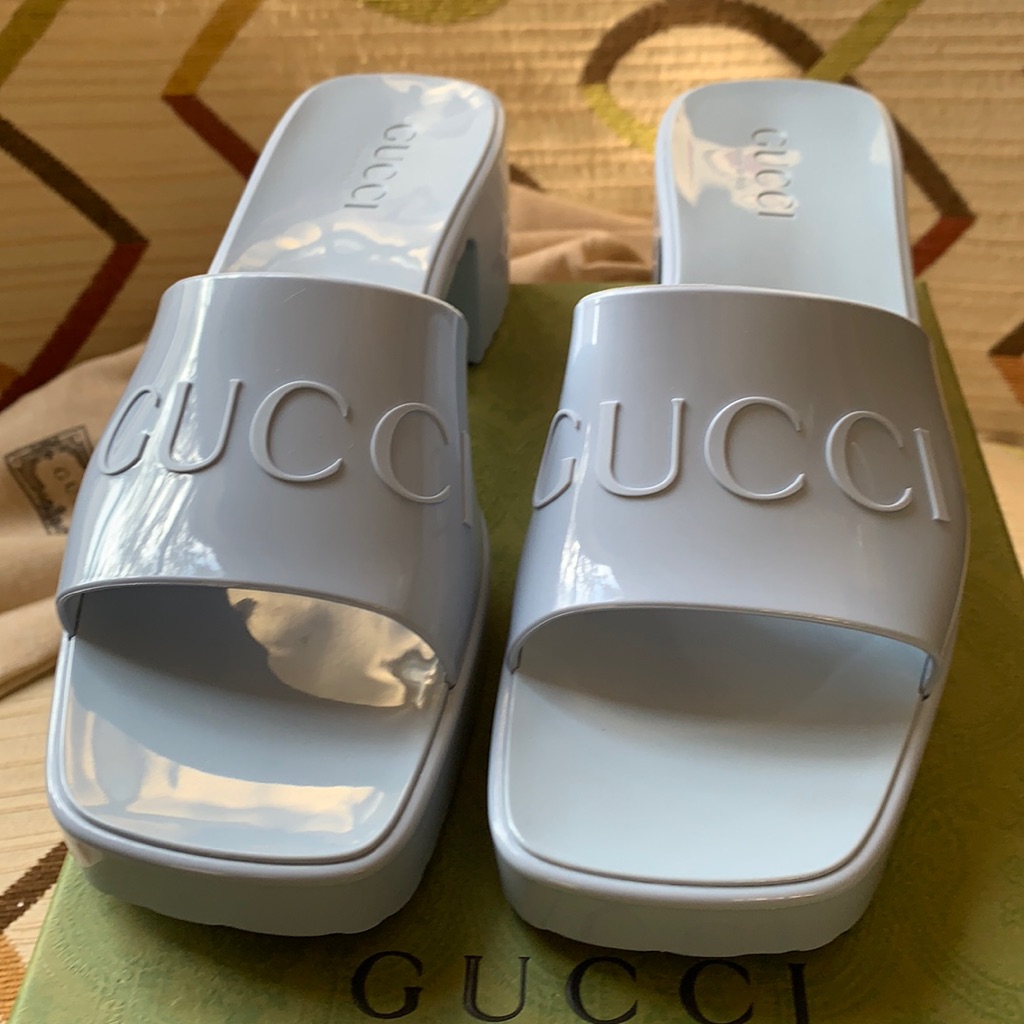 Gucci Rubber Sandals Slip On Size 7